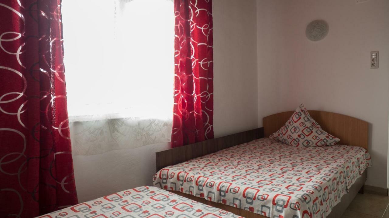 에포리수드 Casa Din Gradina 빌라 외부 사진